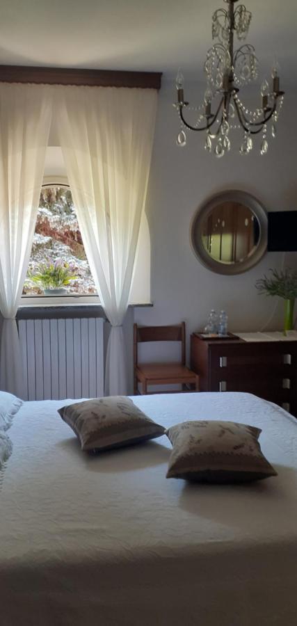 A Casa Di Lara Bed & Breakfast Beura Exterior photo